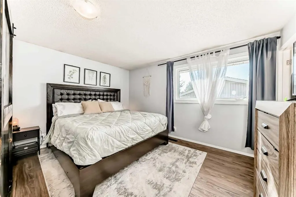 8 Abadan Crescent NE