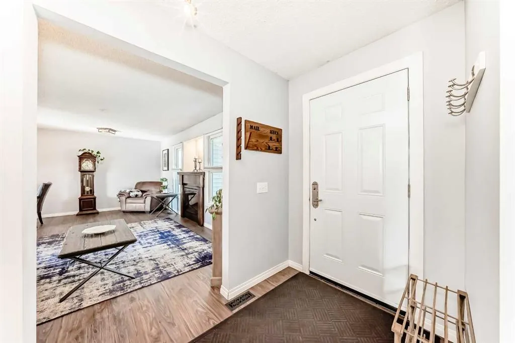 8 Abadan Crescent NE