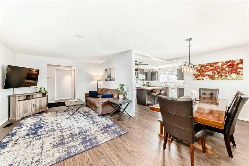 8 Abadan Crescent NE