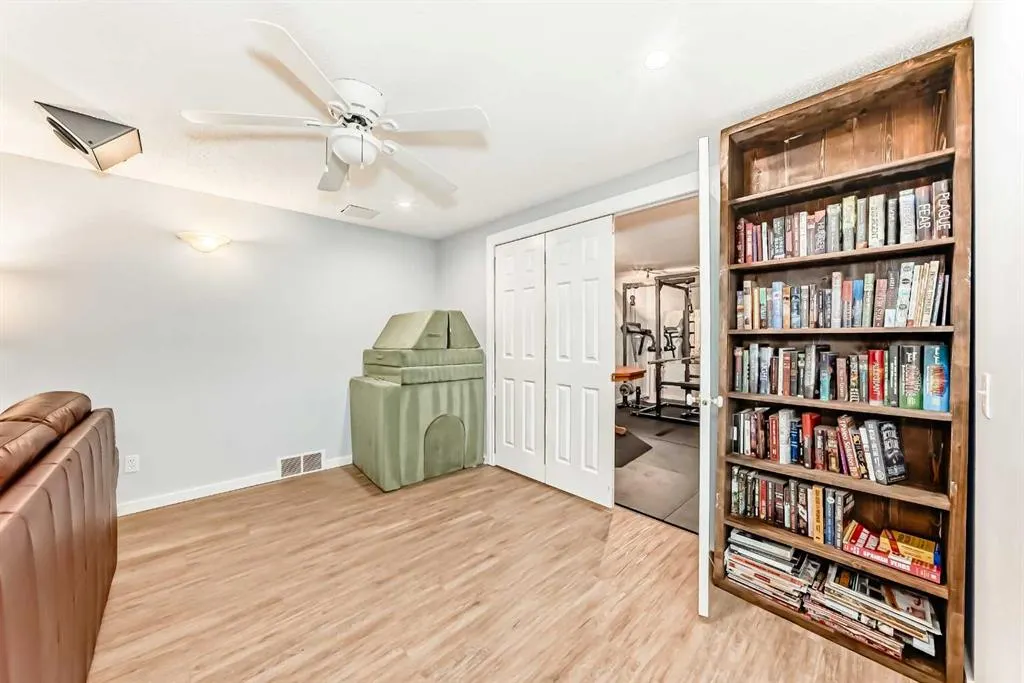 8 Abadan Crescent NE