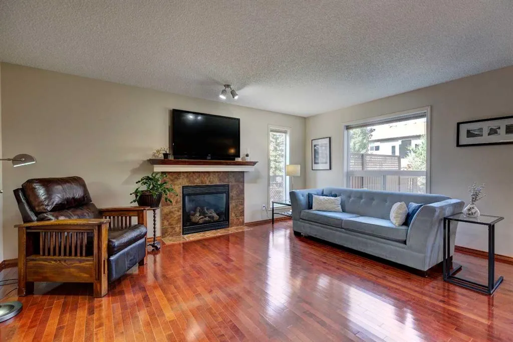 78 Cougarstone Close SW