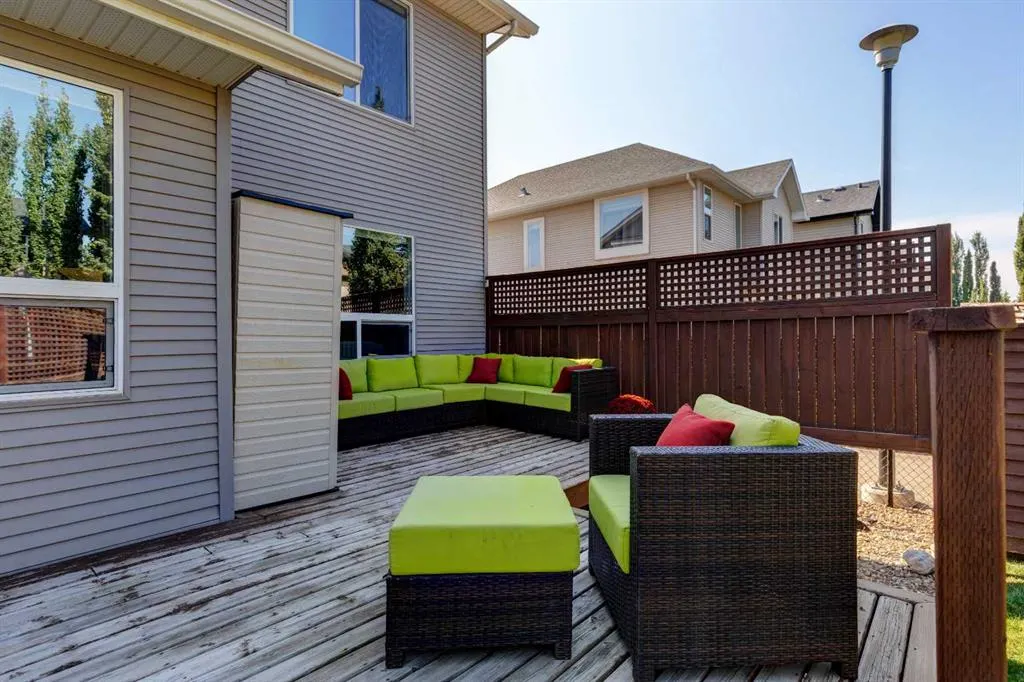 78 Cougarstone Close SW