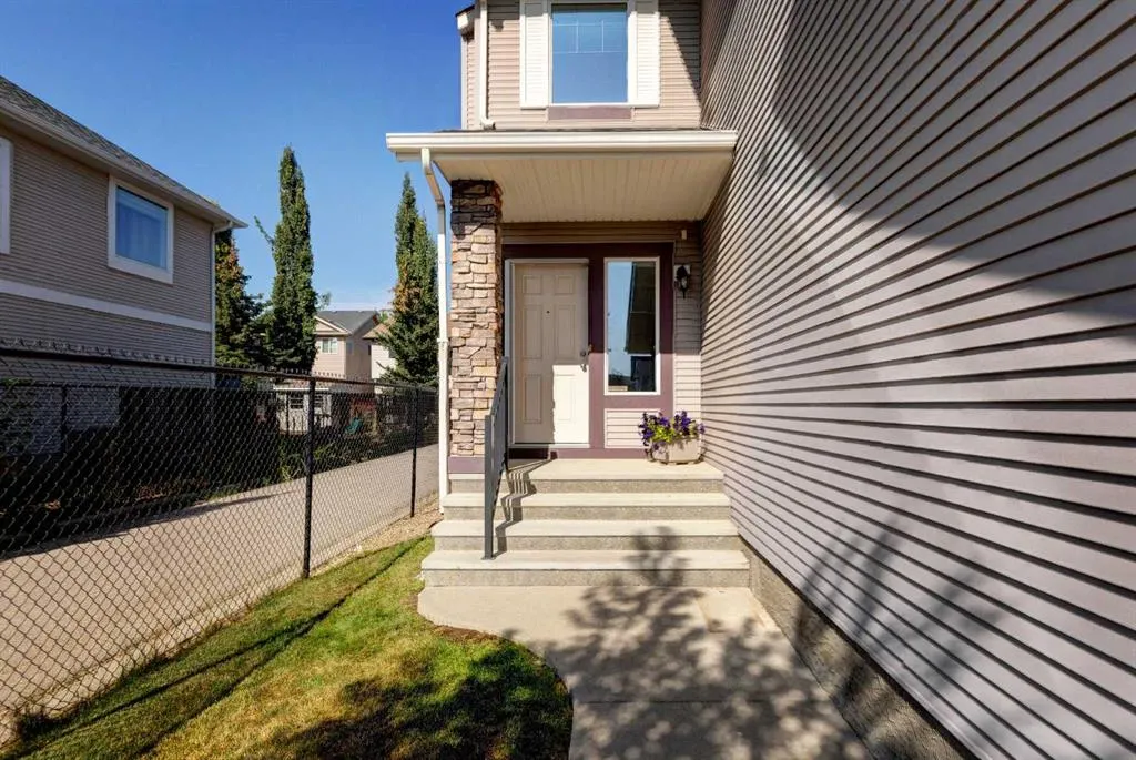 78 Cougarstone Close SW