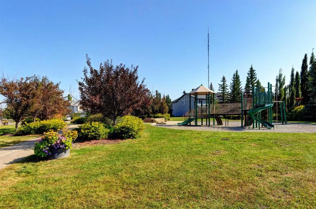 78 Cougarstone Close SW
