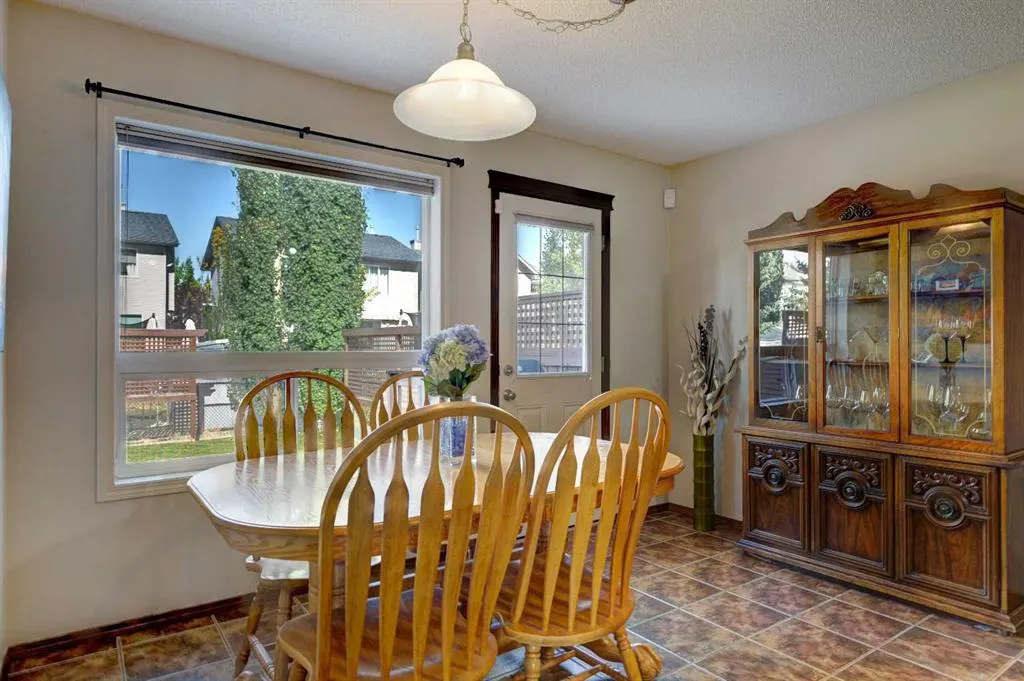 78 Cougarstone Close SW