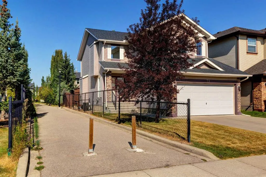 78 Cougarstone Close SW