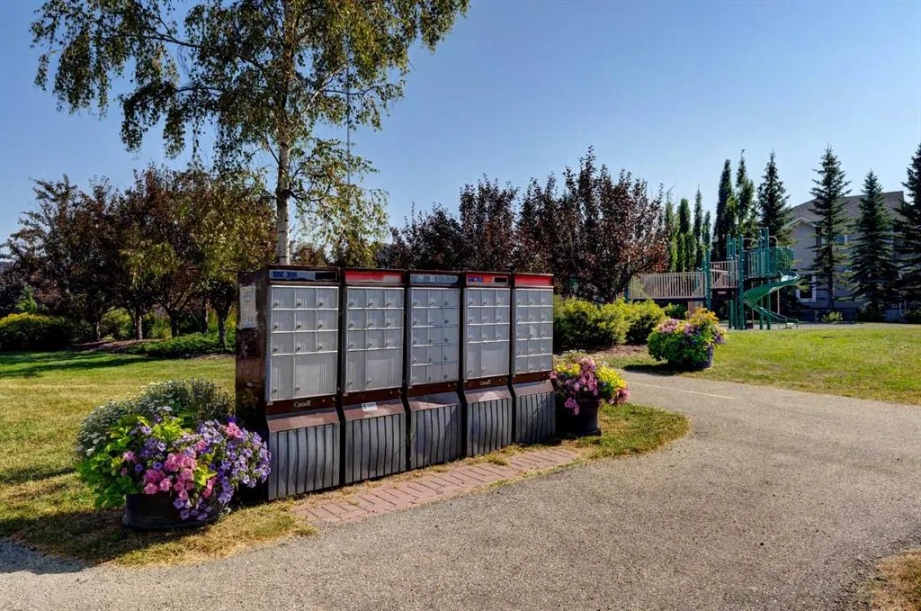 78 Cougarstone Close SW
