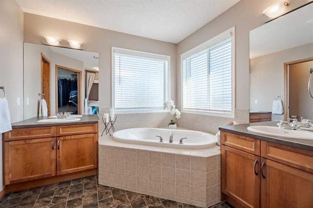48 ST Moritz Terrace SW