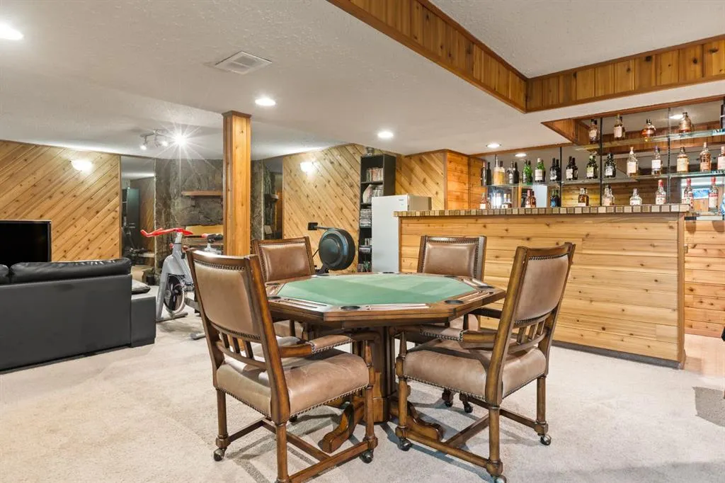 7 Erin Park Bay SE