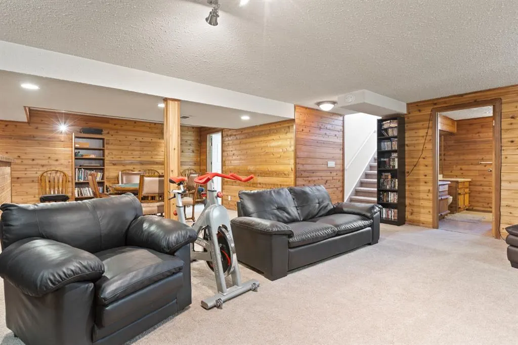 7 Erin Park Bay SE