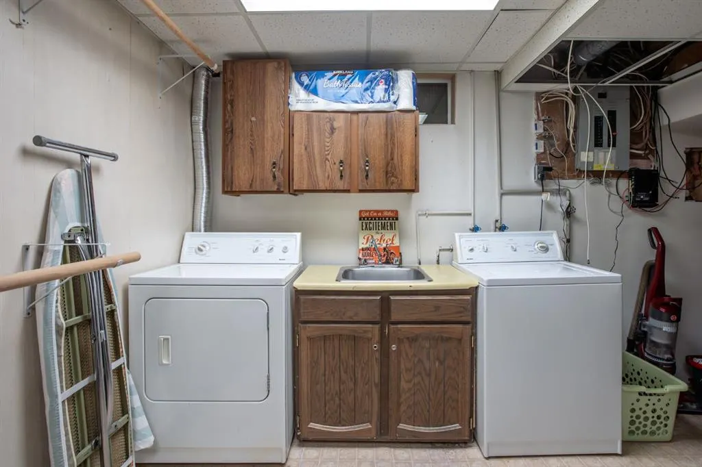7 Erin Park Bay SE