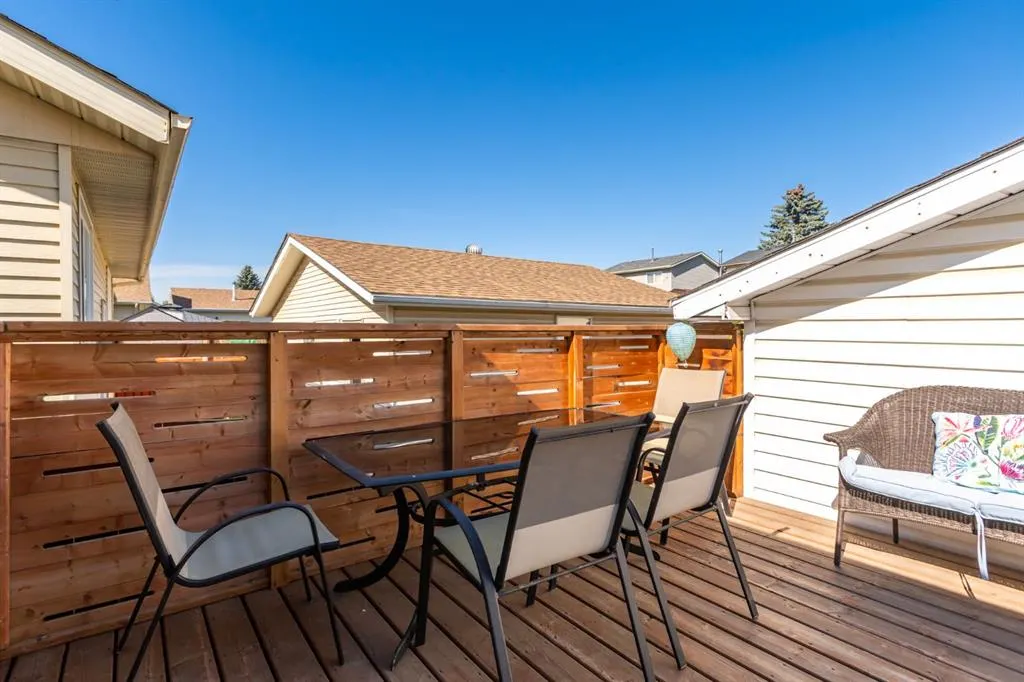 7 Erin Park Bay SE