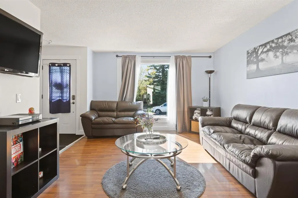 7 Erin Park Bay SE