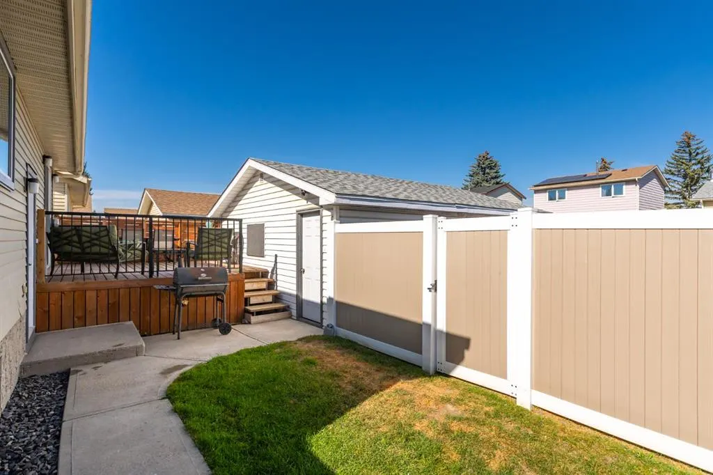 7 Erin Park Bay SE