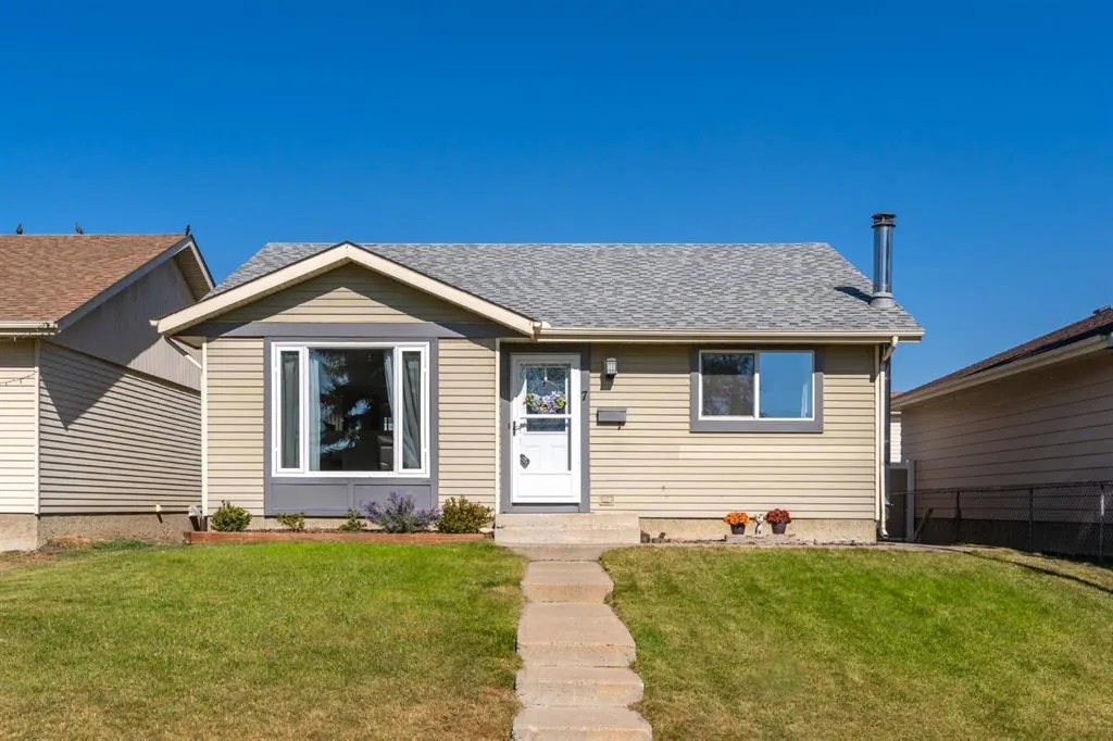 7 Erin Park Bay SE