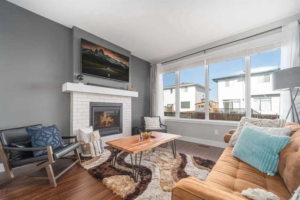 649 Aquitania Boulevard W