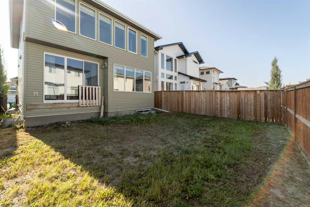 649 Aquitania Boulevard W