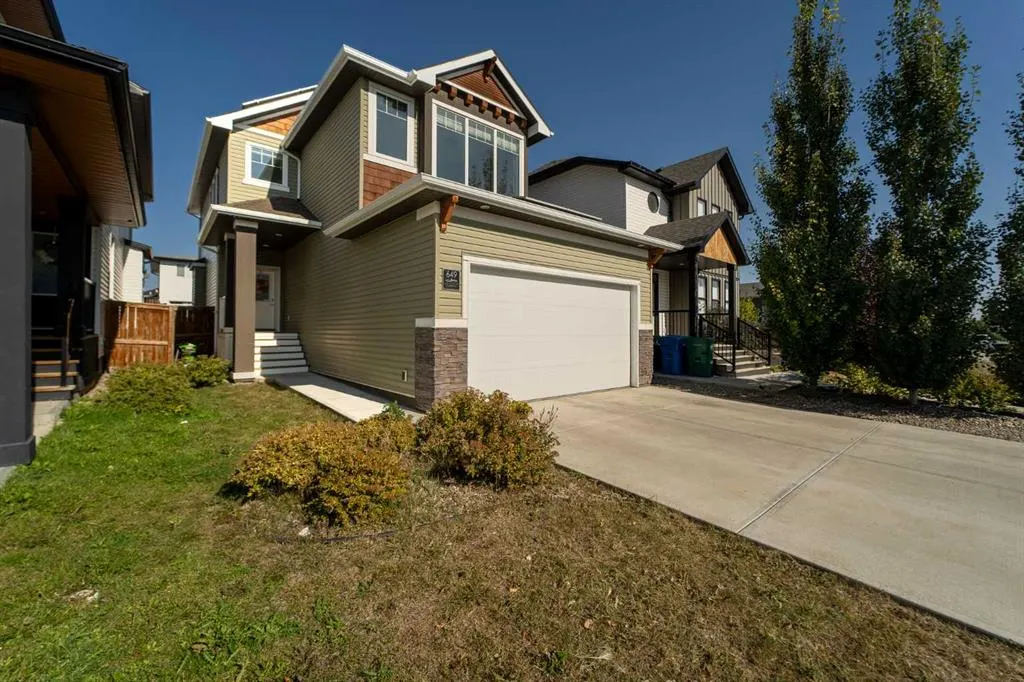 649 Aquitania Boulevard W