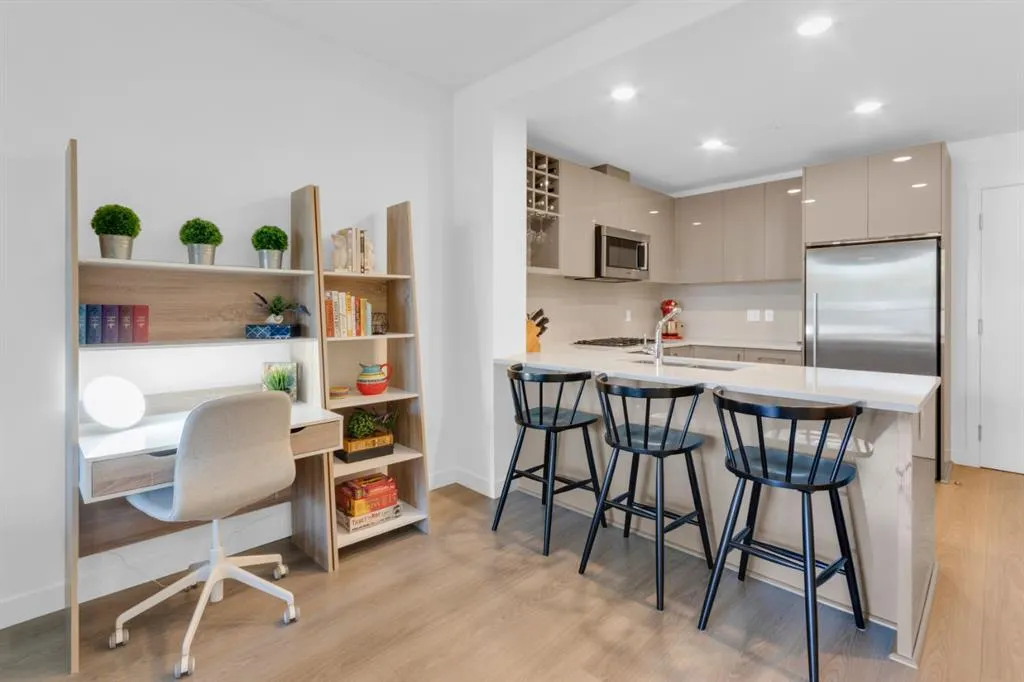 301 10 Street NW, #211