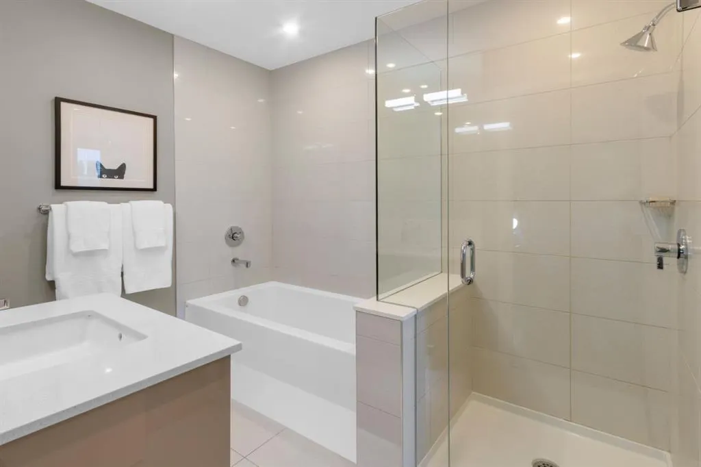 301 10 Street NW, #211