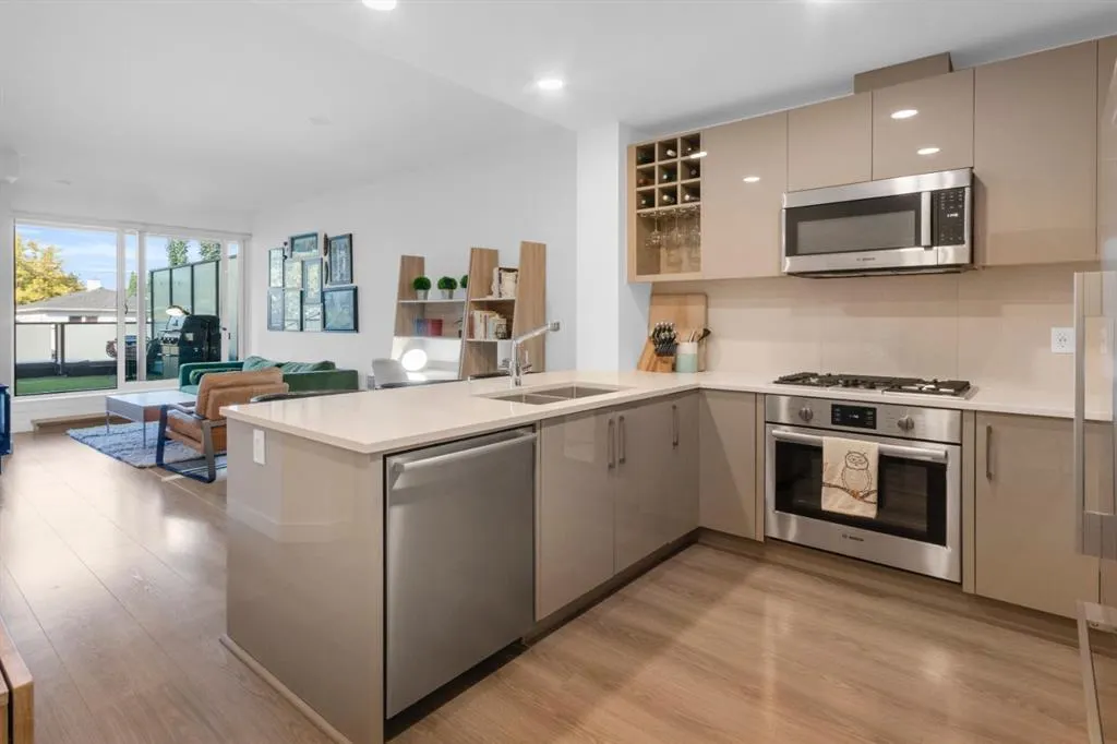 301 10 Street NW, #211