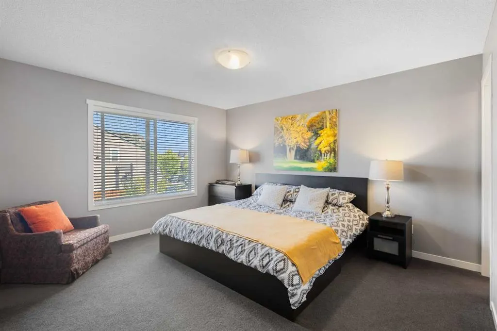 11 Copperpond Landing SE