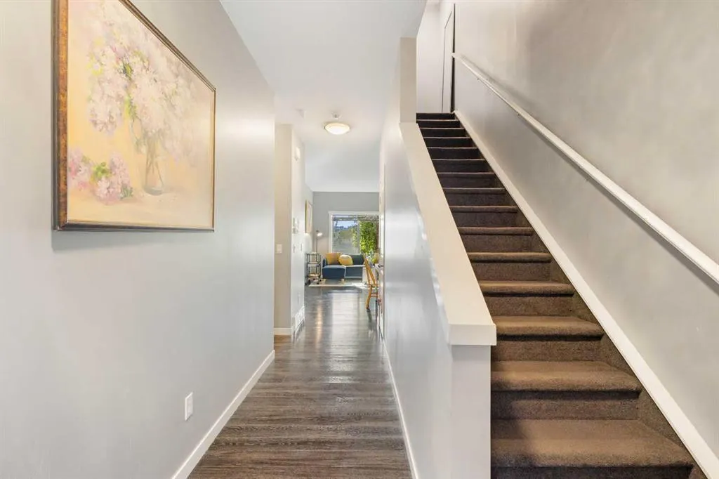 11 Copperpond Landing SE