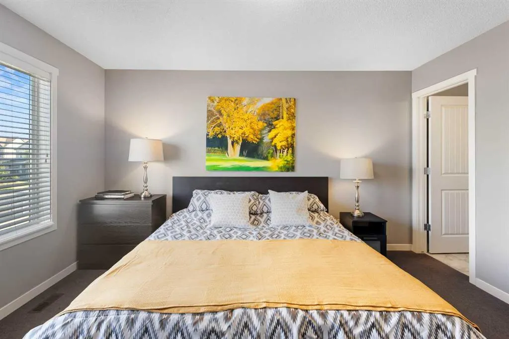 11 Copperpond Landing SE