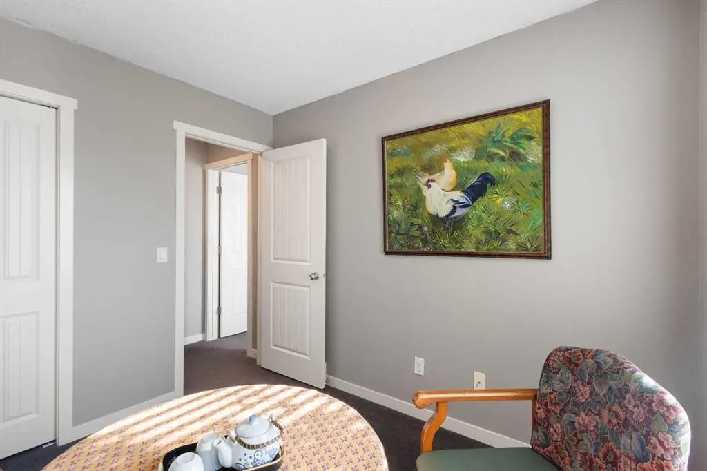 11 Copperpond Landing SE