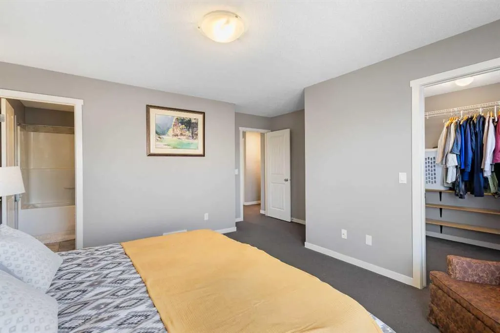 11 Copperpond Landing SE