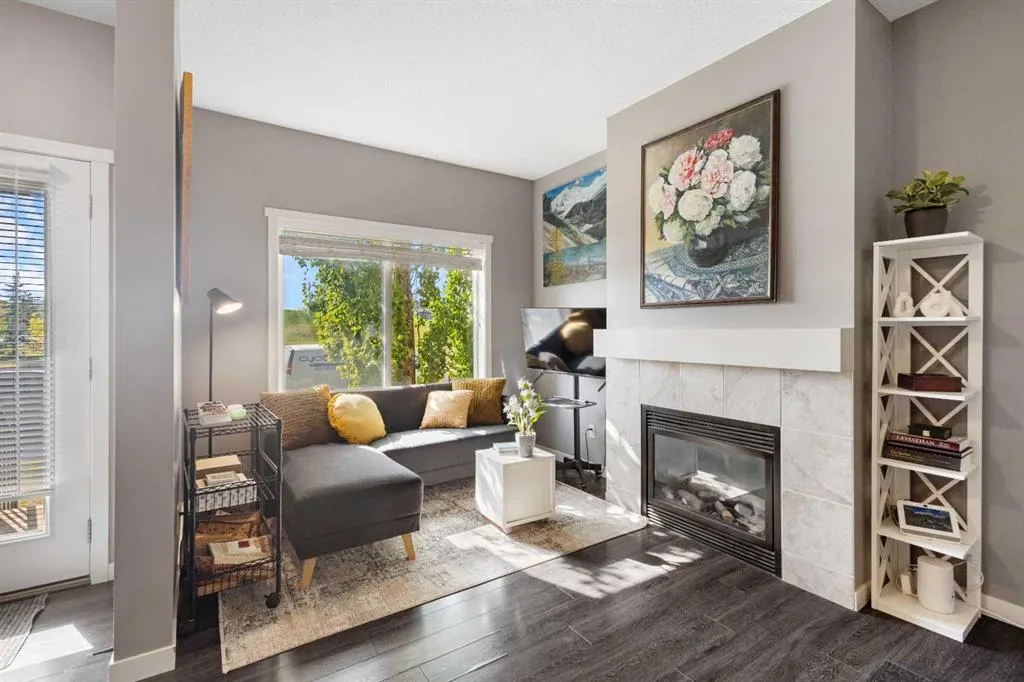11 Copperpond Landing SE