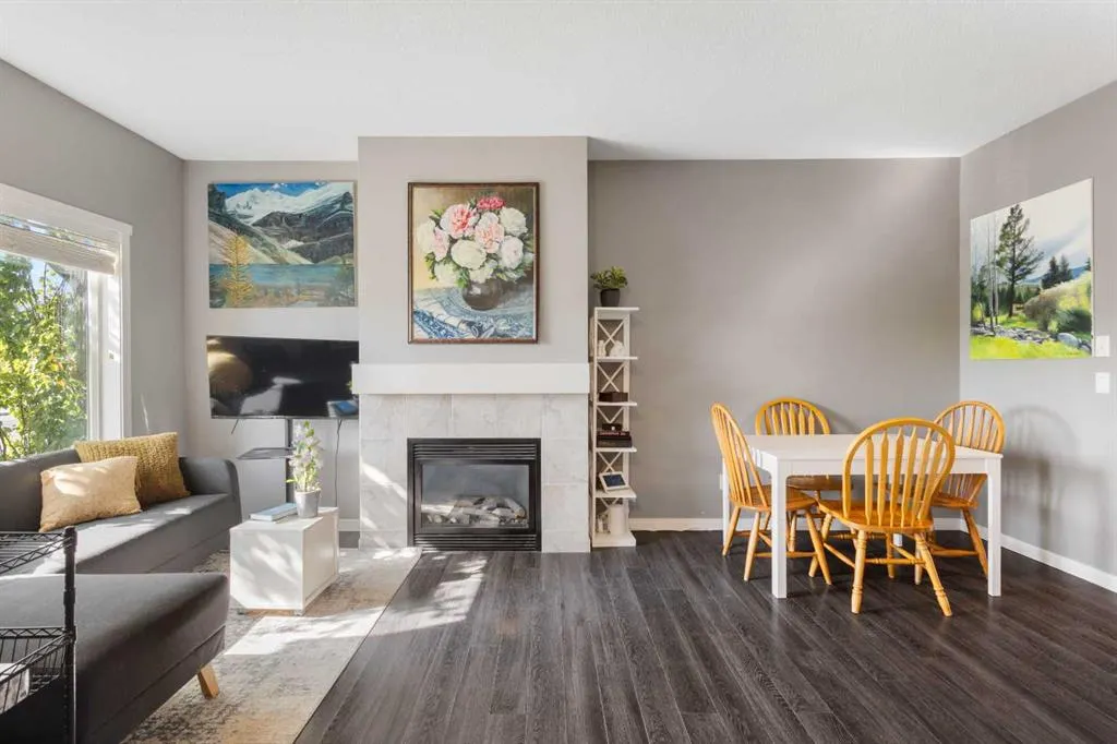 11 Copperpond Landing SE