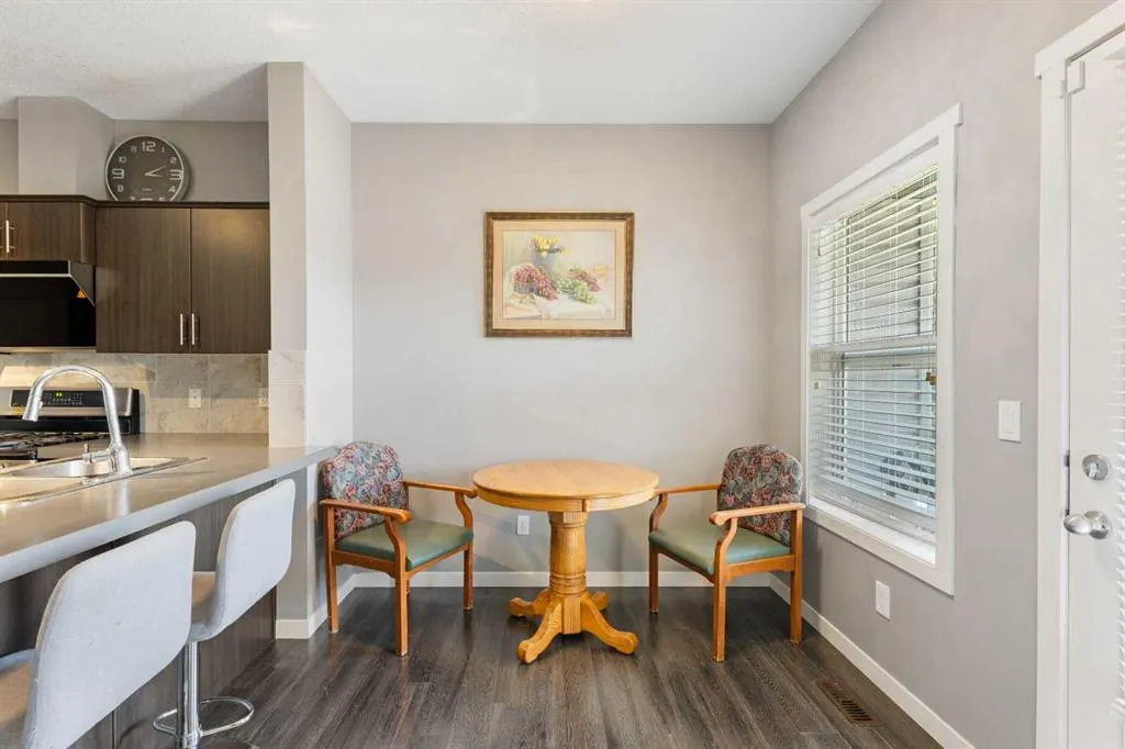 11 Copperpond Landing SE
