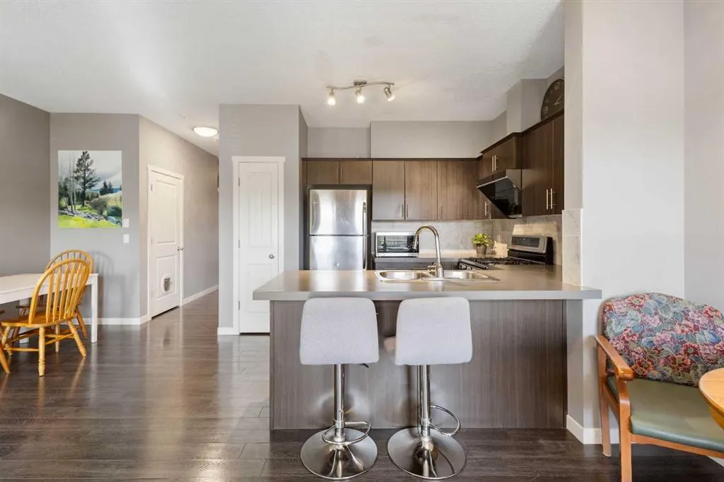 11 Copperpond Landing SE
