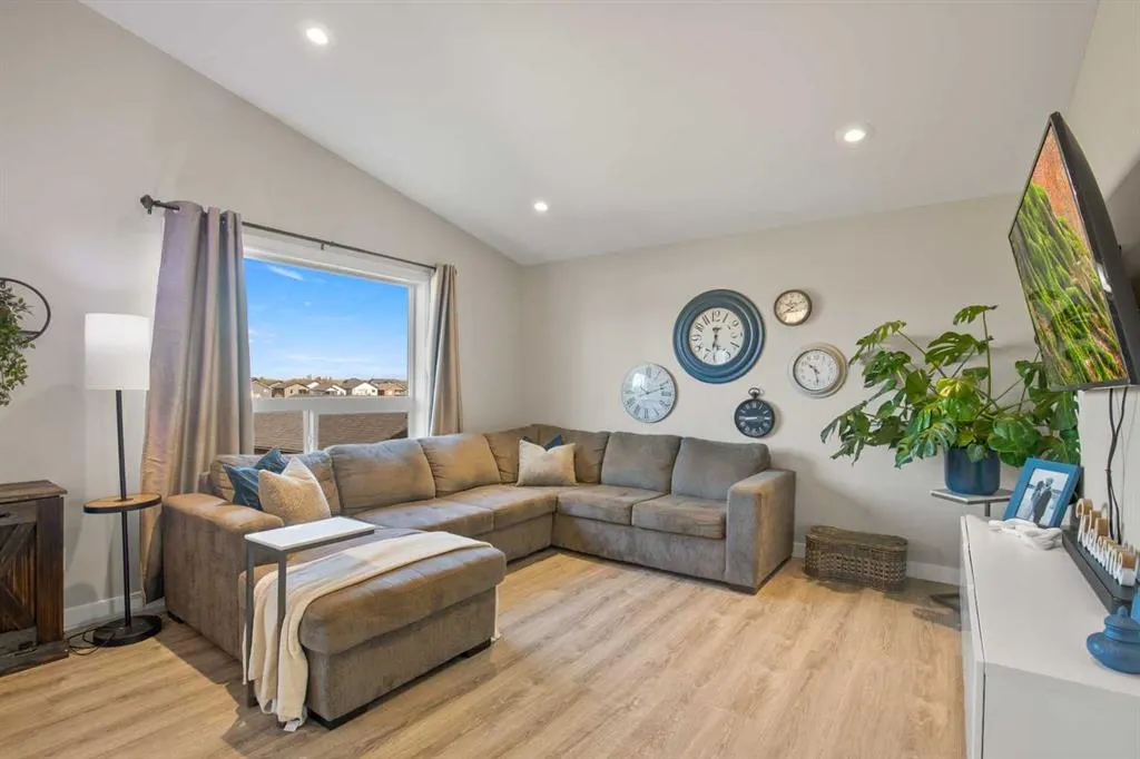 18 Aurora Heights Boulevard