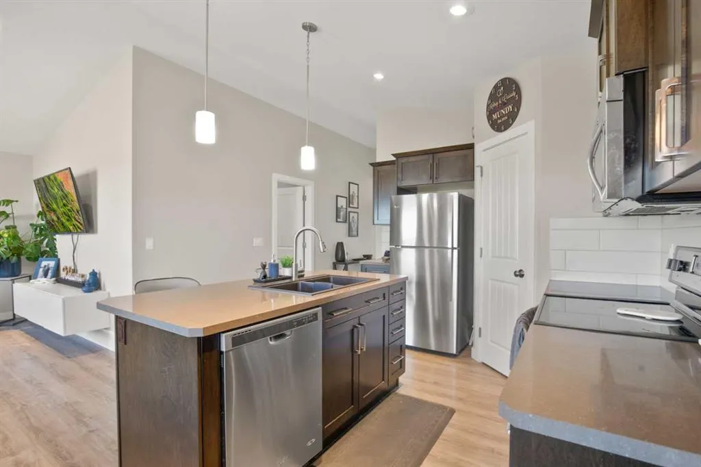 18 Aurora Heights Boulevard