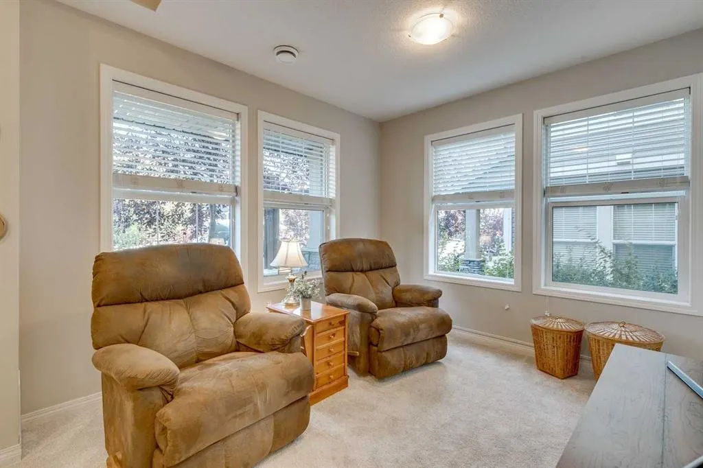 280 Williamstown Close NW, #501