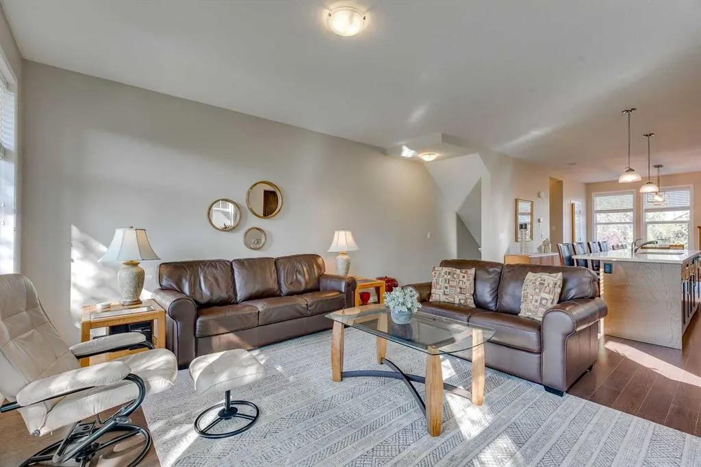 280 Williamstown Close NW, #501