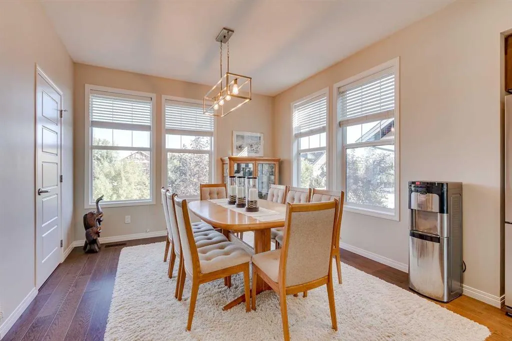 280 Williamstown Close NW, #501