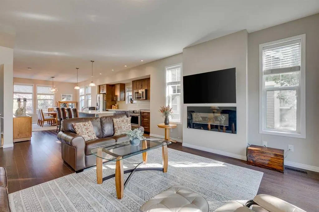 280 Williamstown Close NW, #501