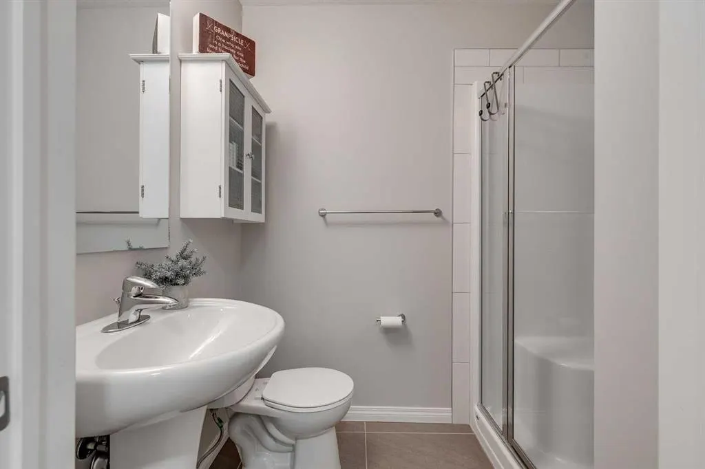 280 Williamstown Close NW, #501