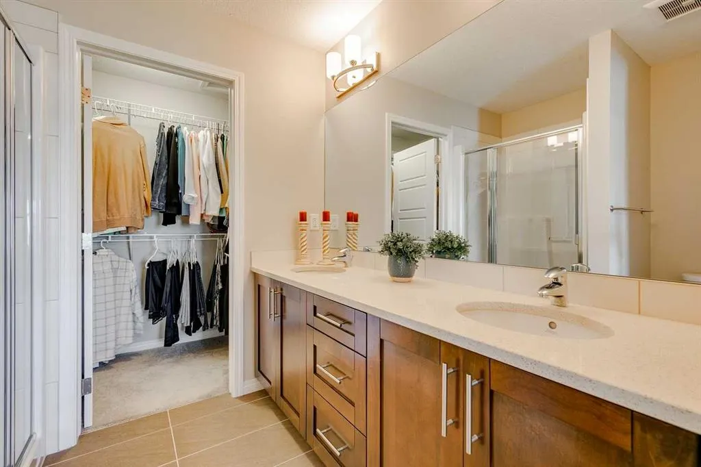 280 Williamstown Close NW, #501
