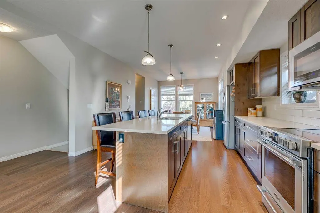 280 Williamstown Close NW, #501