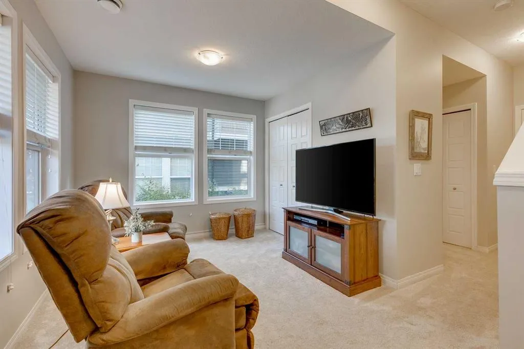 280 Williamstown Close NW, #501