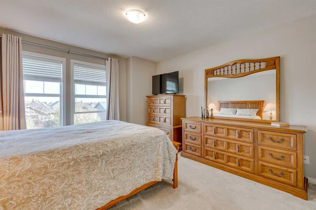 280 Williamstown Close NW, #501