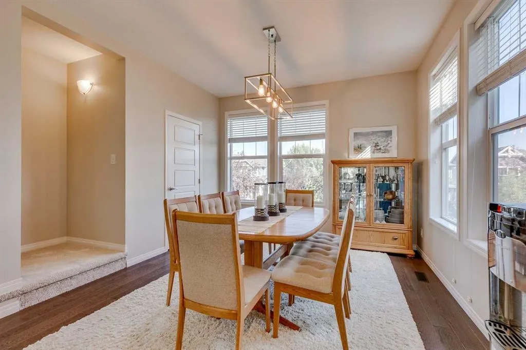 280 Williamstown Close NW, #501