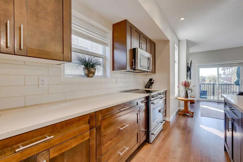 280 Williamstown Close NW, #501
