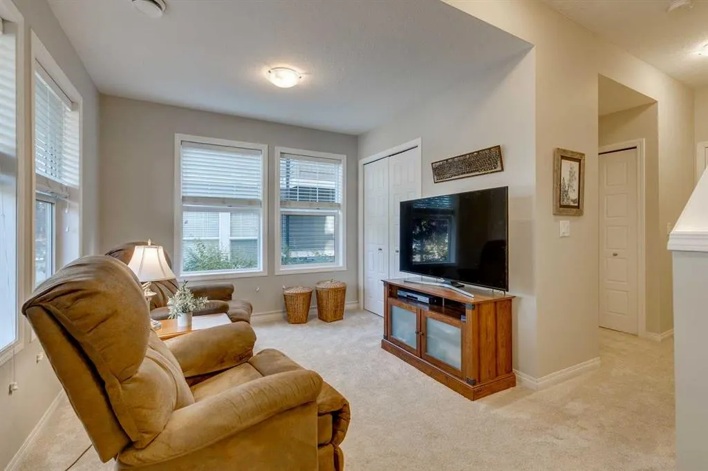 280 Williamstown Close NW, #501