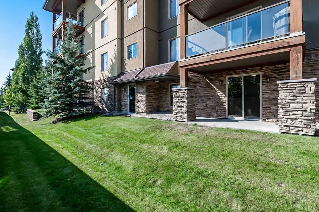 92 Crystal Shores Road, #2105