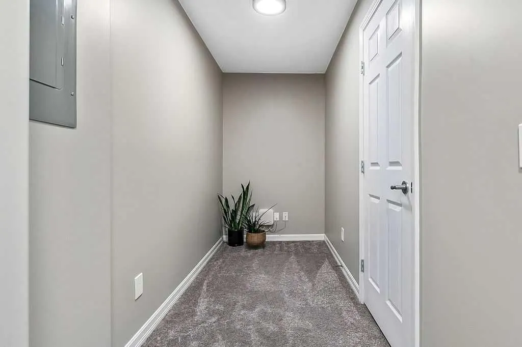 92 Crystal Shores Road, #2105